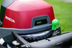 Honda HRX217VKA4 HRX-BV 21" Battery Self-Propelled Lawn Mower w/ 8Ah Battery & Charger - HON HRX217VKA4