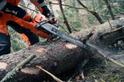 Husqvarna 966733174 572XP 24" 70.6cc Professional Gas Chainsaw - HUS 966733174