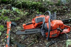 Husqvarna 967690936 550XPG II 50.1cc Gas Engine Chainsaw w/ 16" Bar & Heated Handles - HUS 967690936