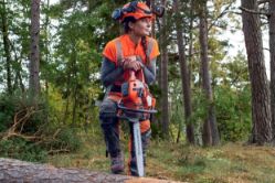 Husqvarna 967690938 550XPG II 50.1cc Gas Engine Chainsaw w/ 18" Bar & Heated Handles - HUS 967690938