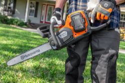 Husqvarna 970601201 Power Axe 350i 40V 18" Cordless Battery Chainsaw – Tool Only - HUS 970601201
