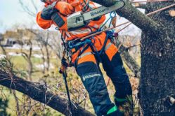 Husqvarna 970646914 T542iXPG 14" Battery-Powered Heated Top Handle Chainsaw (Tool Only)  - HUS 970646914
