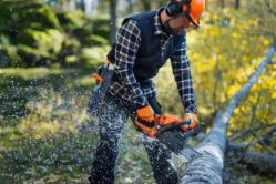 Husqvarna 970709038 445S 50.2cc 18-Inch Gas Chainsaw w/ X-Torq Engine & Smart Start - HUS 970709038