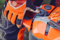 Husqvarna 970711510 564XP Fuel-Injected 62.4cc 24-Inch Professional Gas Chainsaw - HUS 970711510