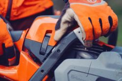 Husqvarna 970711709 564XP-G Fuel-Injected 62.4cc Professional Gas Chainsaw w/ Heated Handles - HUS 970711709