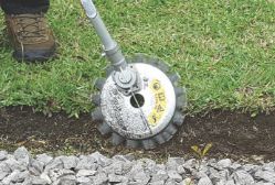 Maruyama LB300 30.1cc Commercial Landscape Blade Edger - MARU LB300