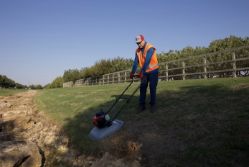 Maruyama MHM480 19" Commercial Hover Mower w/ 79.2cc 2-Cycle CER800 Engine - MARU MHM480