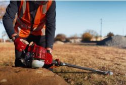 Maruyama TPP300 Telescopic Extended-Reach Pole Pruner w/ 30.1cc 2-Cycle Engine & 10" Oregon Bar - MARU TPP300