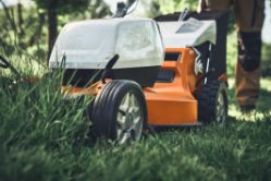 STIHL RMA 756 V SET 21 in. Self-Propelled Battery Lawn Mower Kit w/ 2 AP 500 S Batteries & 2 AL 301 Chargers - STI RMA 756 V SET