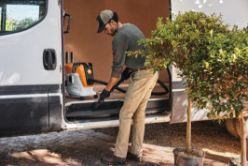 STIHL SEA 100 SET Battery Wet/Dry Vacuum Kit with AP 300 S Battery & AL 301 Charger - STI SEA 100 SET