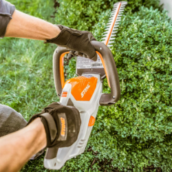 STIHL HSA 40 20" Lightweight Double-Sided Battery-Powered Hedge Trimmer w/ (2) AS2 Batteries & AL101 Charger - STI HSA 40