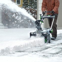 EGO SNT2102 21" 56V Electric Snowblower Kit w/ (2) 5.0Ah Batteries & 550W Rapid Charger - EGO SNT2102