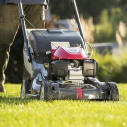 Honda HRX217K6VKA 21" 190cc Gas Walk Behind Self-Propelled Lawn Mower w/ GCV200 Engine - HON HRX217K6VKA